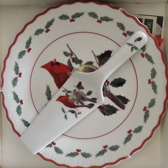 Andrea by Sadek 10" Cardinal Cake Plate/Server - Picture 4 of 10